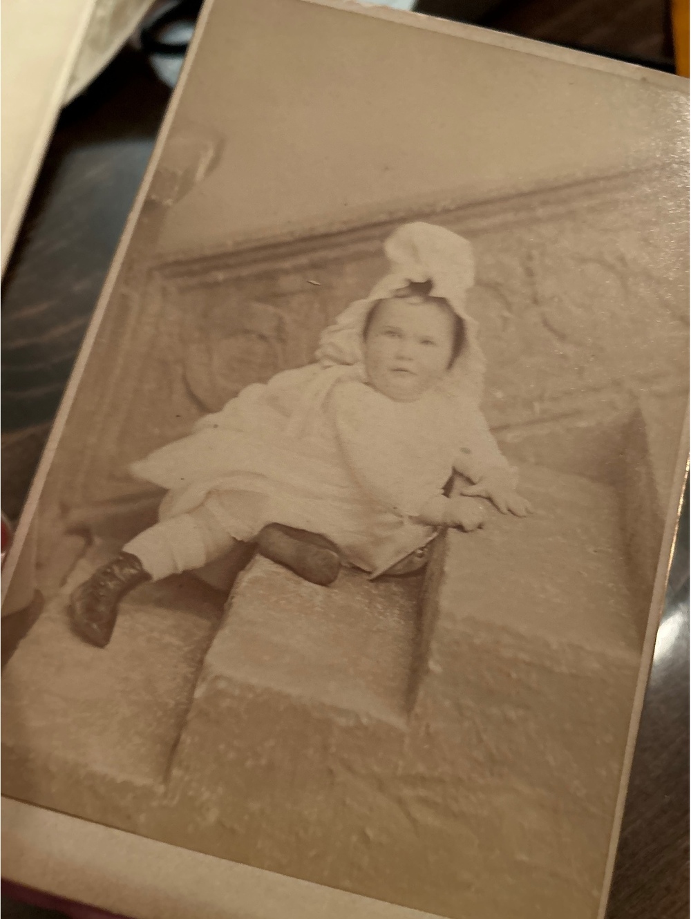 Vintage cabinet, Card adorable baby